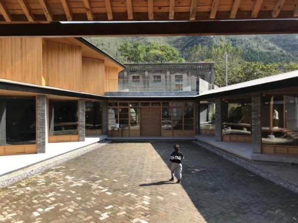 通弘网 左靖谈大南坡计划：乡村建设需要“长效主义”