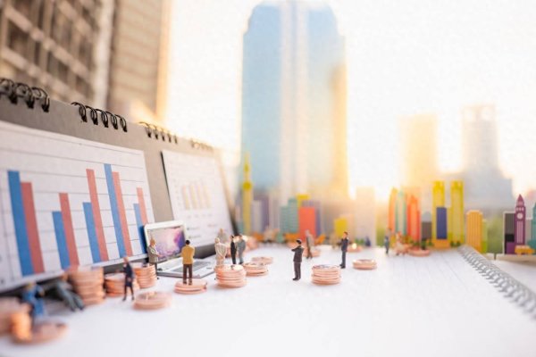 杨帆配资 人均加薪3万！西安银行“炒债”赢了：营收领涨A股城商行，但分红率倒数第二